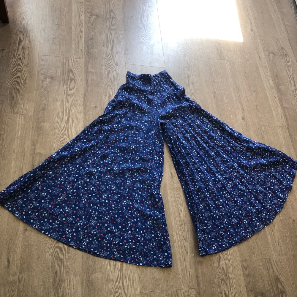 Vintage wide leg accordion pleated palazzo pants! Size 00 XXS XXXS 22”